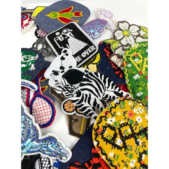 150 PC Assorted Sewing Applique Patches Iron on Sew On NEW Mixed Sequin Crafting - Picture 2 of 16